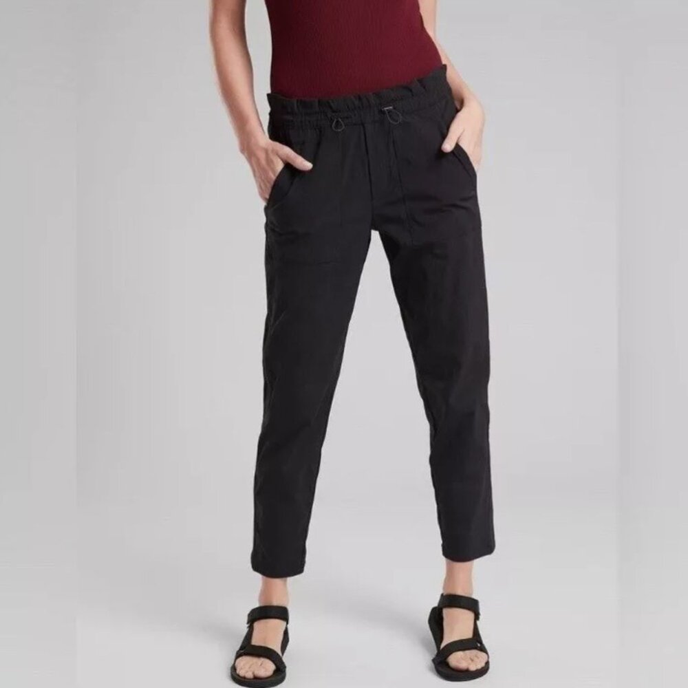 Athleta Trekkie Low Rise Paper Bag Pants Size 2 Black Adjustable Waist Stretchy